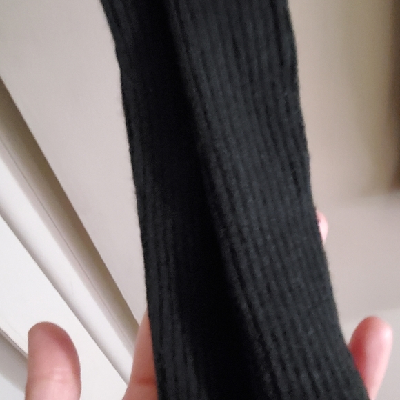 Banana Republic Sweater - Picture 5 of 8